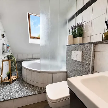 Dachterrasse Zentral Mit 3 Schlafzimmern * Essen