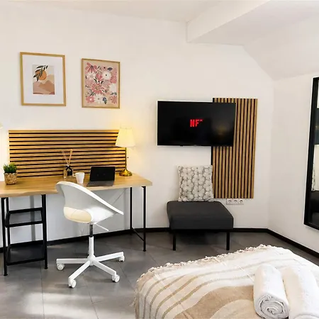 Dachterrasse Zentral Mit 3 Schlafzimmern * Essen